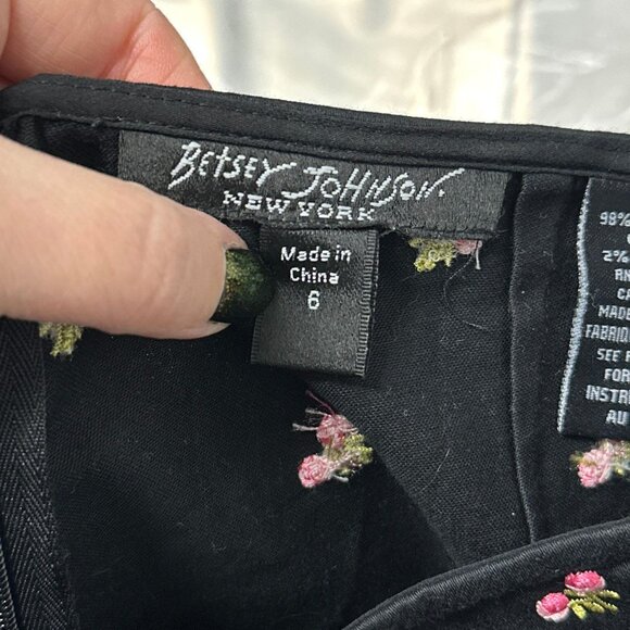 Vtg 90s Betsey Johnson Black Label Pink Rosebud Embroidered Pedal Pusher Pants 6 - Picture 3 of 5